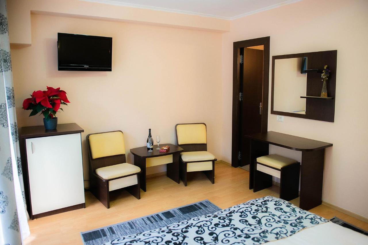 Casa Maia Hotel บุชเตนี ภายนอก รูปภาพ