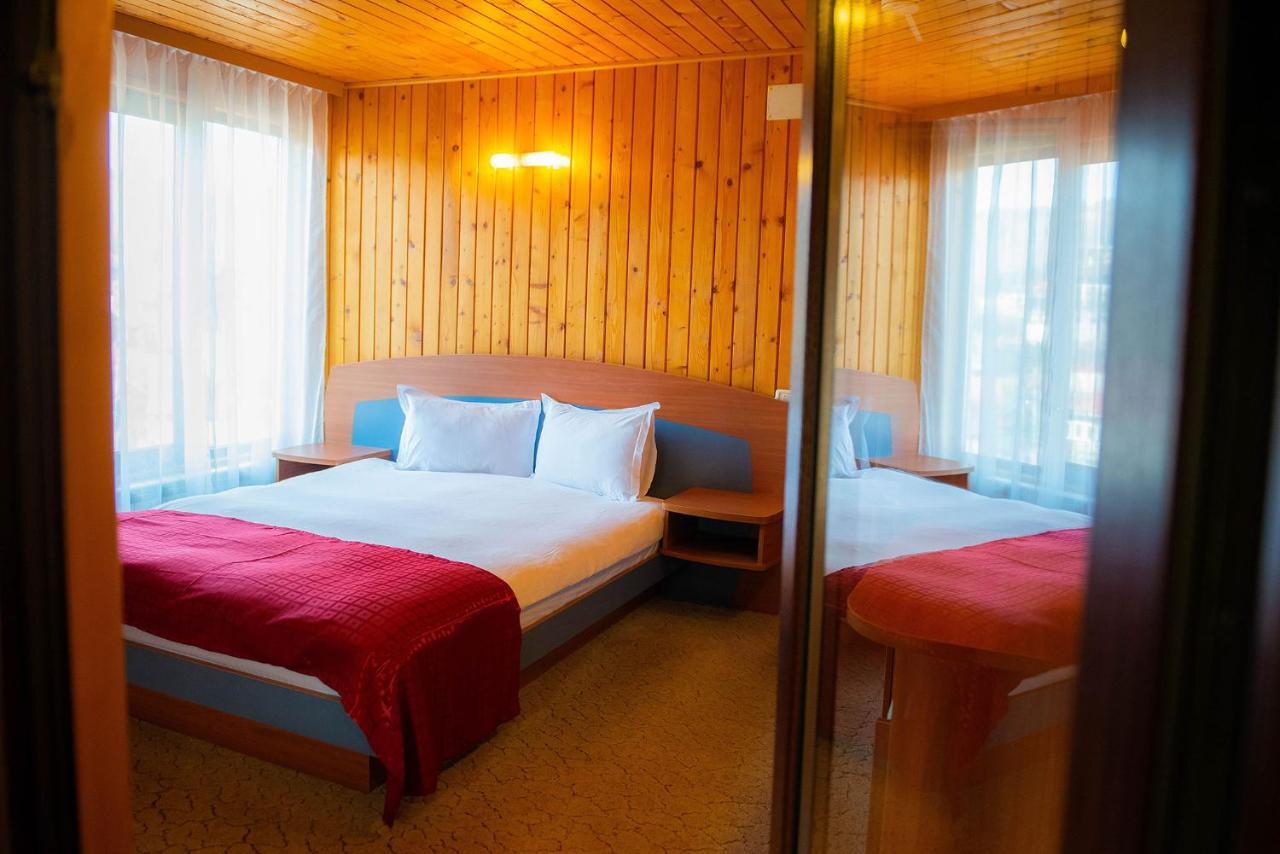 Casa Maia Hotel บุชเตนี ภายนอก รูปภาพ