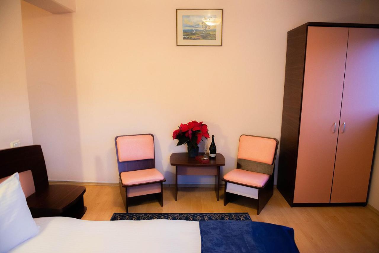 Casa Maia Hotel บุชเตนี ภายนอก รูปภาพ