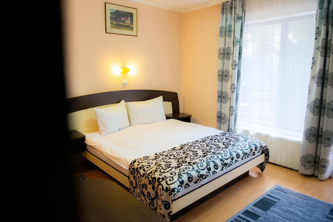 Casa Maia Hotel บุชเตนี ภายนอก รูปภาพ