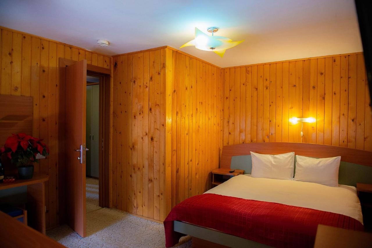Casa Maia Hotel บุชเตนี ภายนอก รูปภาพ