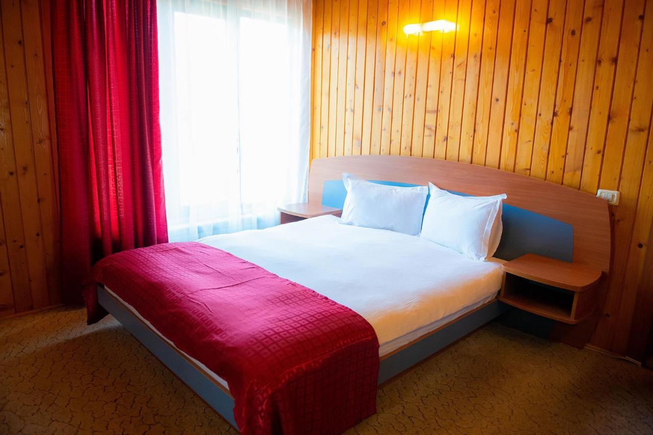 Casa Maia Hotel บุชเตนี ภายนอก รูปภาพ
