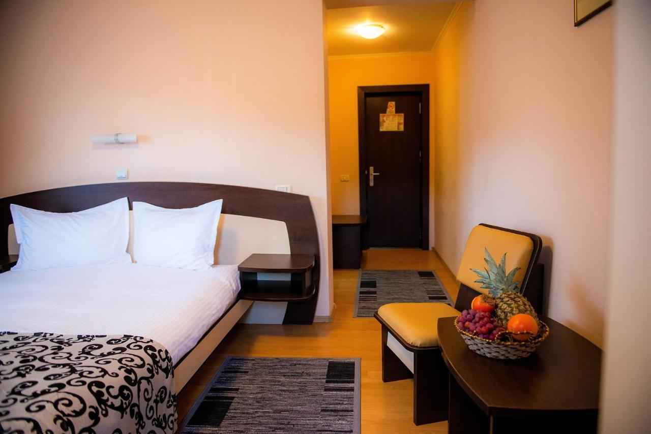 Casa Maia Hotel บุชเตนี ภายนอก รูปภาพ